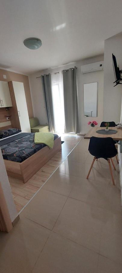 Apartments Stipe Biograd Na Moru Exterior photo